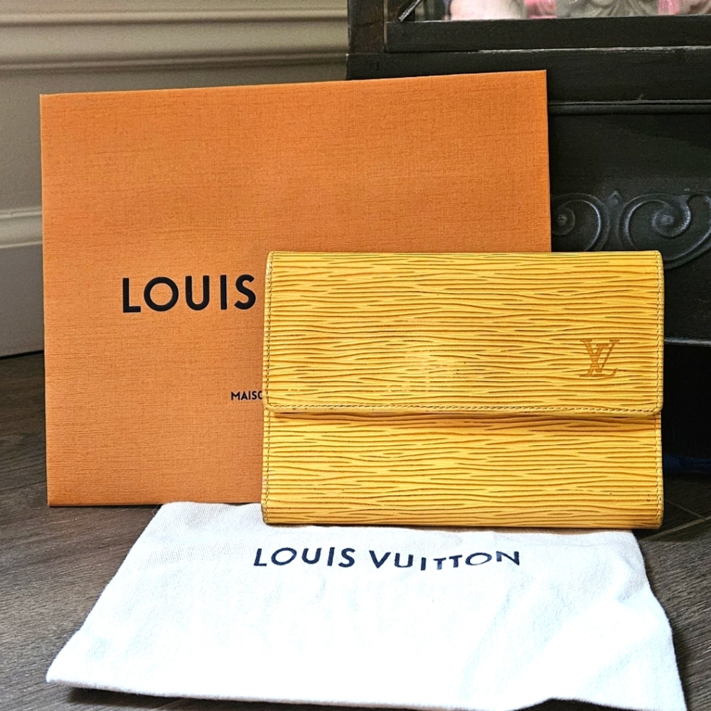 LOUIS VUITTON EPI Wallet in Yellow with Dustbag and Shopping Bag in EUC